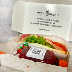 Refrigerio empacado con bebida